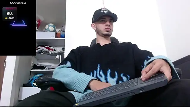 Snapshot of freestyle_blake1 chatting on 15, 11, 2025 freestyle blake1 online show from 15, 11, 2025