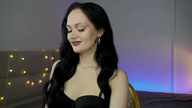 QueenAliss online show from 12, 6, 2026