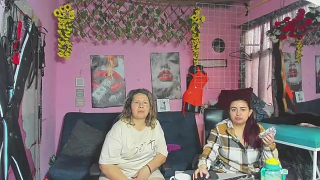 lesbiancuple online show from 21, 5, 2026