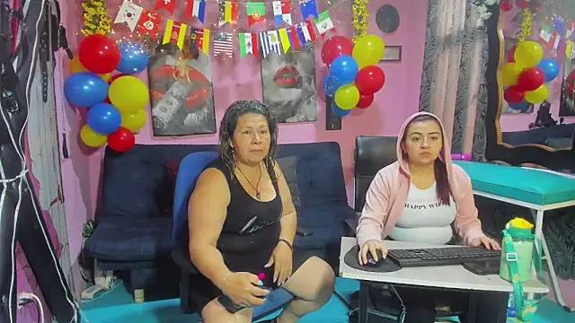 lesbiancuple online show from 19, 6, 2026