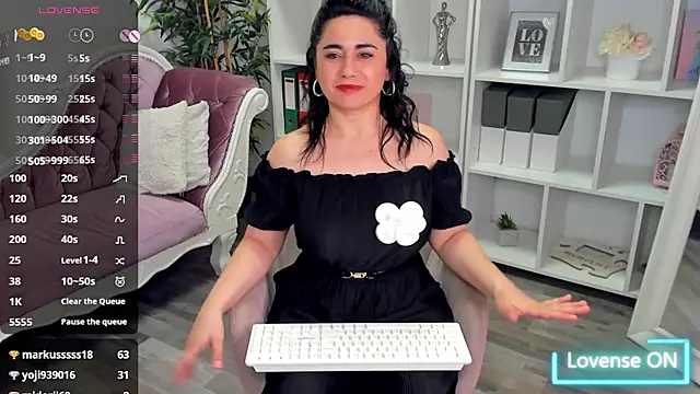 EmaBrownie online show from 11, 6, 2026