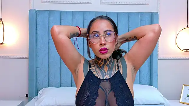 NicoleBlum online show from 17, 6, 2026