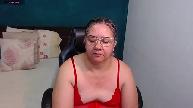 Snapshot of scaelettdubois chatting on 14, 6, 2026 scaelettdubois online show from 14, 6, 2026