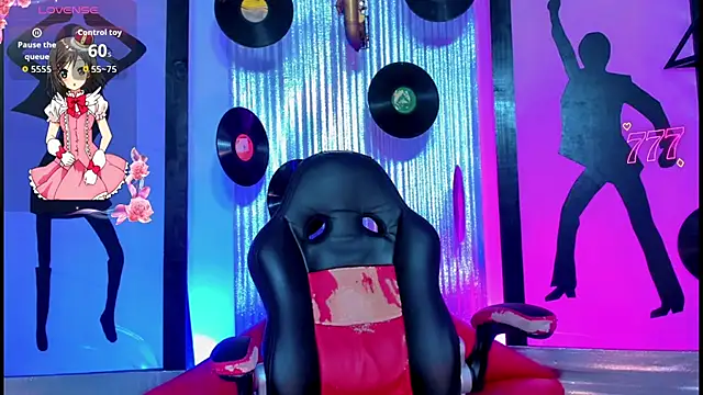nickyminach  online show from 18, 6, 2026