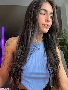 Snapshot of DaphneUwu chatting on 21, 6, 2026 DaphneUwu online show from 21, 6, 2026