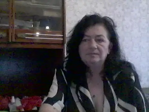 GypsiQueen2 online show from 10, 3, 2025
