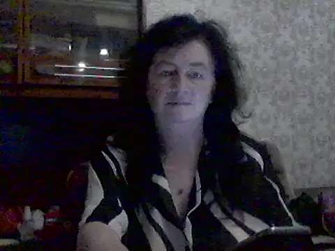 GypsiQueen2 online show from 10, 3, 2025