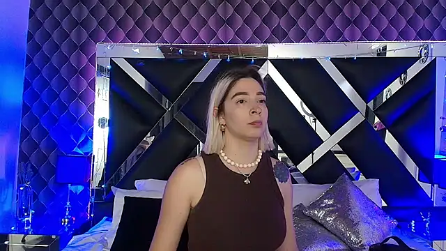 victoriaa lee  online show from 12, 6, 2026
