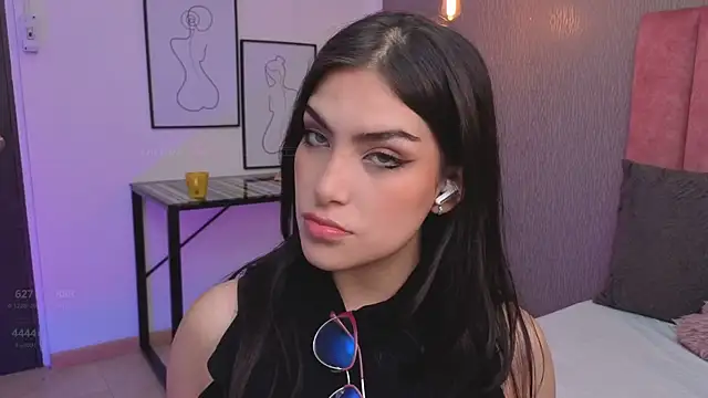 Alexa Thaylor  online show from 15, 6, 2026