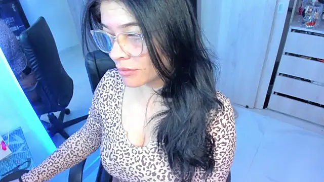 BellaFlaming online show from 13, 6, 2026
