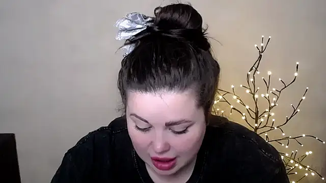 Emily Mo online show from 19, 5, 2026