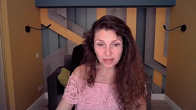 EllaLong online show from 26, 6, 2026