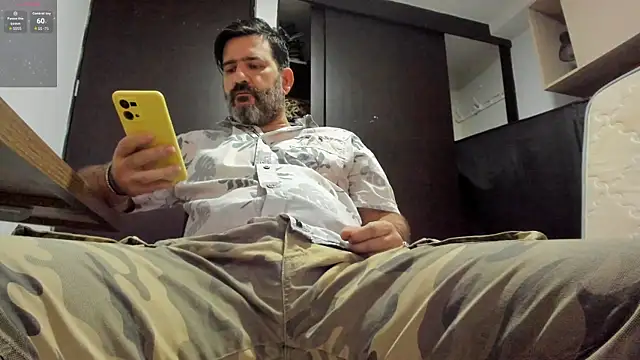 Snapshot of Maxi_TheBigDaddy chatting on 28, 5, 2026 Maxi TheBigDaddy online show from 28, 5, 2026