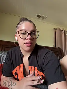 Snapshot of QueenNuttCollector chatting on 15, 6, 2026 QueenNuttCollector online show from 15, 6, 2026