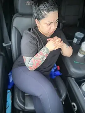 kimmiakiss22 online show from 4, 6, 2026