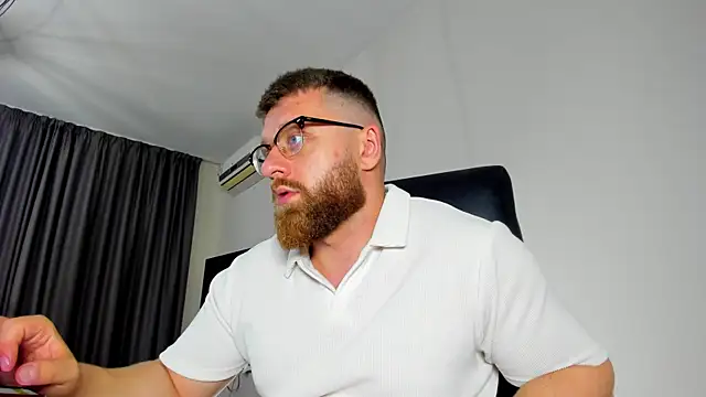 Snapshot of Findom_guy chatting on 19, 5, 2026 Findom guy online show from 19, 5, 2026