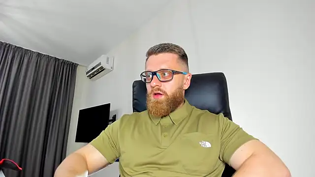 Snapshot of Findom_guy chatting on 20, 5, 2026 Findom guy online show from 20, 5, 2026