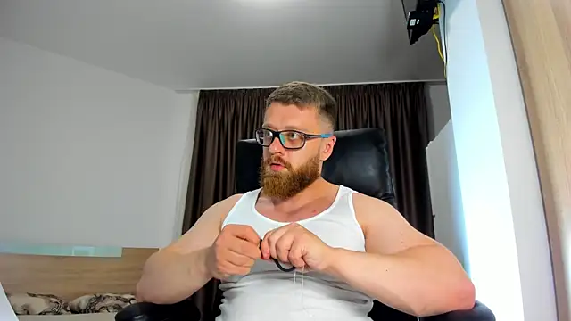 Snapshot of Findom_guy chatting on 4, 6, 2026 Findom guy online show from 4, 6, 2026