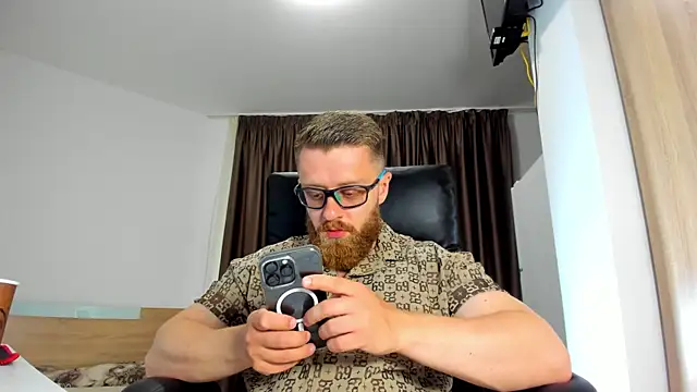 Snapshot of Findom_guy chatting on 5, 6, 2026 Findom guy online show from 5, 6, 2026