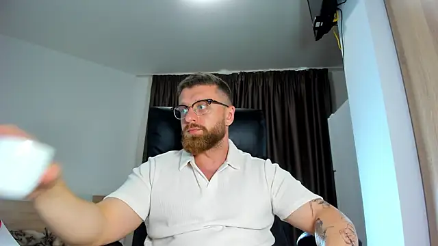 Snapshot of Findom_guy chatting on 16, 6, 2026 Findom guy online show from 16, 6, 2026