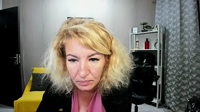 Cassandra Hotty online show from 16, 6, 2026