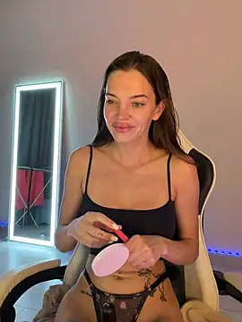 julia fly online show from 28, 5, 2026