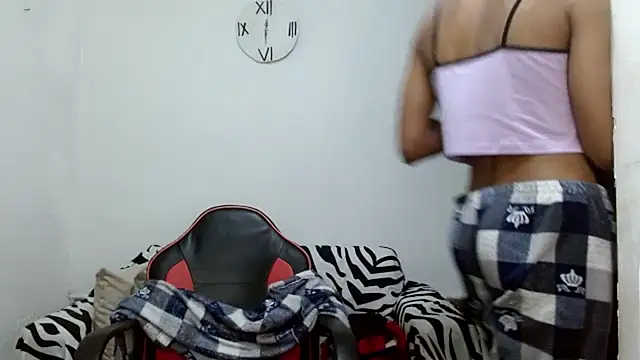 angelamarie1 online show from 15, 5, 2026