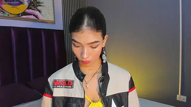 LauraAristizabal online show from 17, 6, 2026