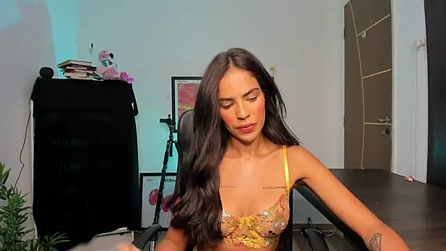 camille-rose online show from 24, 6, 2026