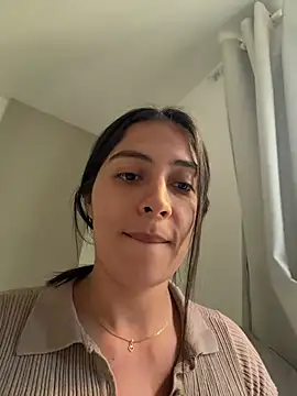 Sophie  Foxxx online show from 22, 6, 2026