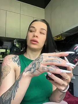 Queen of pain online show from 3, 6, 2026