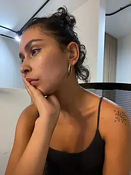 Snapshot of AnaRoxane_ chatting on 30, 1, 2025 AnaRoxane online show from 30, 1, 2025