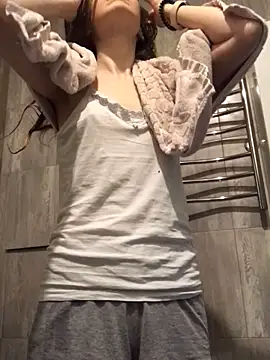  Sweet Love  online show from 20, 6, 2026