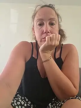 Wisie Cutie online show from 15, 6, 2026
