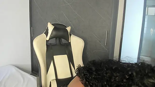 chloe ebony  online show from 7, 6, 2026