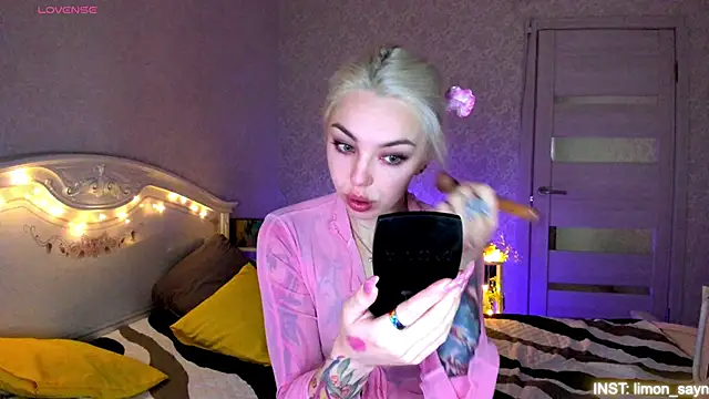 LillyMoure  online show from 18, 6, 2026