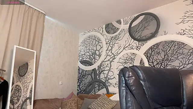 viviann evans online show from 19, 5, 2026