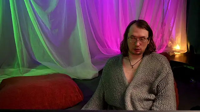 Claudia and elon  online show from 30, 5, 2026