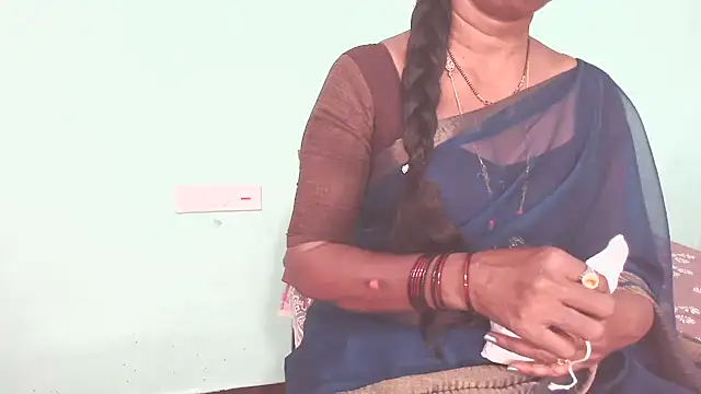 Snapshot of shrutitelugu69 chatting on 10, 6, 2026 shrutitelugu69 online show from 10, 6, 2026