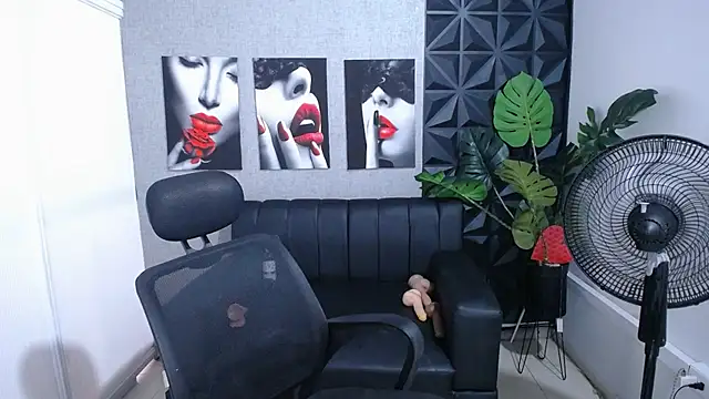 Snapshot of Valentinaa_mature chatting on 9, 6, 2026 Valentinaa mature online show from 9, 6, 2026