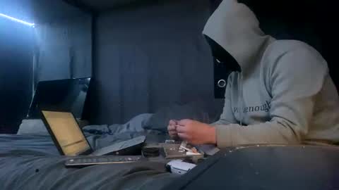 Snapshot of 05mechanic1979 chatting on 18, 11, 2025 05mechanic1979 online show from 18, 11, 2025