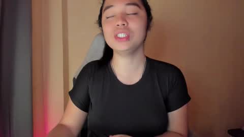 Snapshot of 0wwlo0k chatting on 20, 12, 2025 0wwlo0k online show from 20, 12, 2025