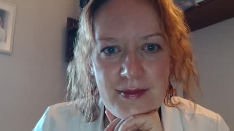 Snapshot of 12ennie chatting on 3, 10, 2025 12ennie online show from 3, 10, 2025