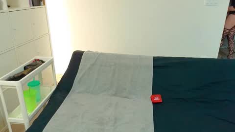 Tong  Ralph online show from 4, 3, 2026