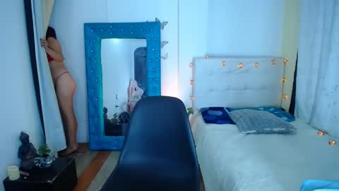 Snapshot of 19vanee chatting on 1, 2, 2025 stef read my description online show from 1, 2, 2025