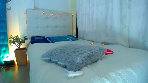 Snapshot of 19vanee chatting on 2, 2, 2025 stef read my description online show from 2, 2, 2025