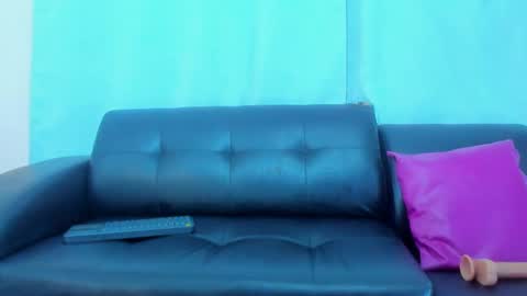 Snapshot of 19vanee chatting on 16, 2, 2025 stef read my description online show from 16, 2, 2025