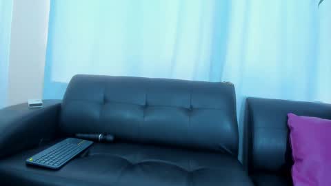 Snapshot of 19vanee chatting on 22, 2, 2025 stef read my description online show from 22, 2, 2025