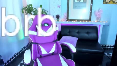 Snapshot of 19vanee chatting on 11, 3, 2025 stef read my description online show from 11, 3, 2025