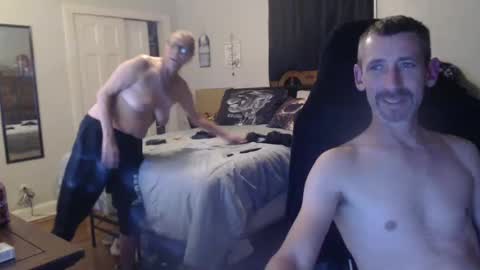 Snapshot of 1hotcouple2c chatting on 11, 10, 2025 1hotcouple2c online show from 11, 10, 2025